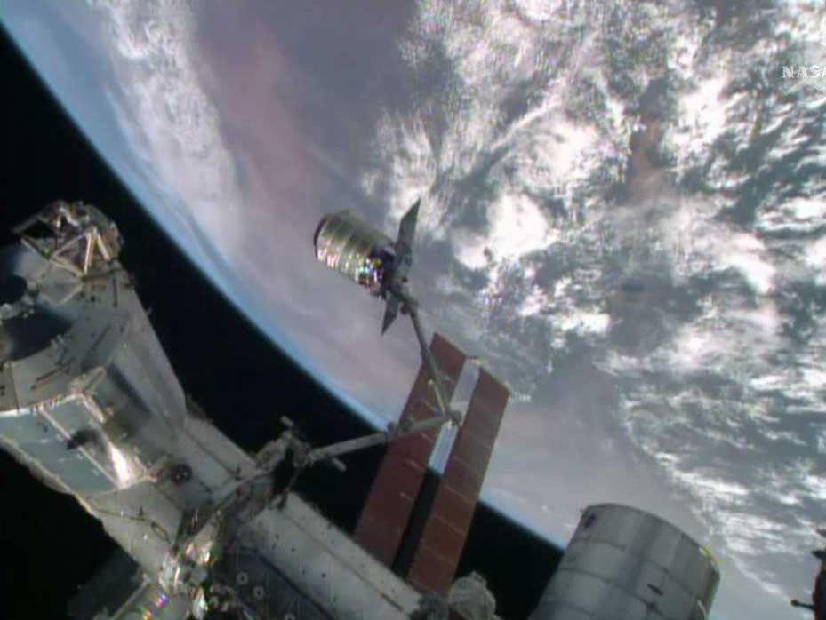 Private Cygnus Spaceship Delivers NASA Cargo to Space Station